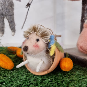 Hedgepig/Hedgehog in pot - Spring/Easter decoration
