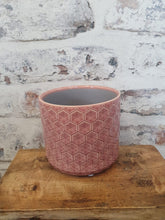 Load image into Gallery viewer, Gisela Graham dusky mauve honeycomb ceramic pot cover/plant pot