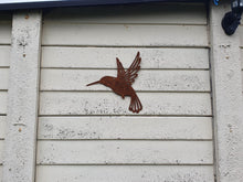 Load image into Gallery viewer, Decorative metal Hummingbird