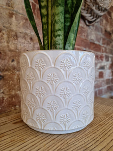 Gisela Graham Cream flower arc planter/indoor plant pot