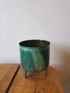 Mini Dobra Metal indoor plant pot - Green